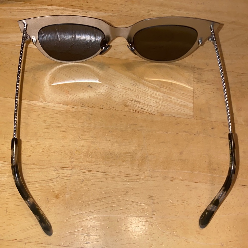 Authentic BOTTEGA VENETA SUNGLASSES 🕶 - Picture 4 of 9